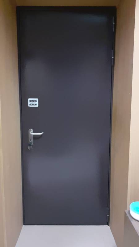 Наружная сторона двери (офисы, пер. Хользунова) Наружная сторона двери (офисы, пер. Хользунова)