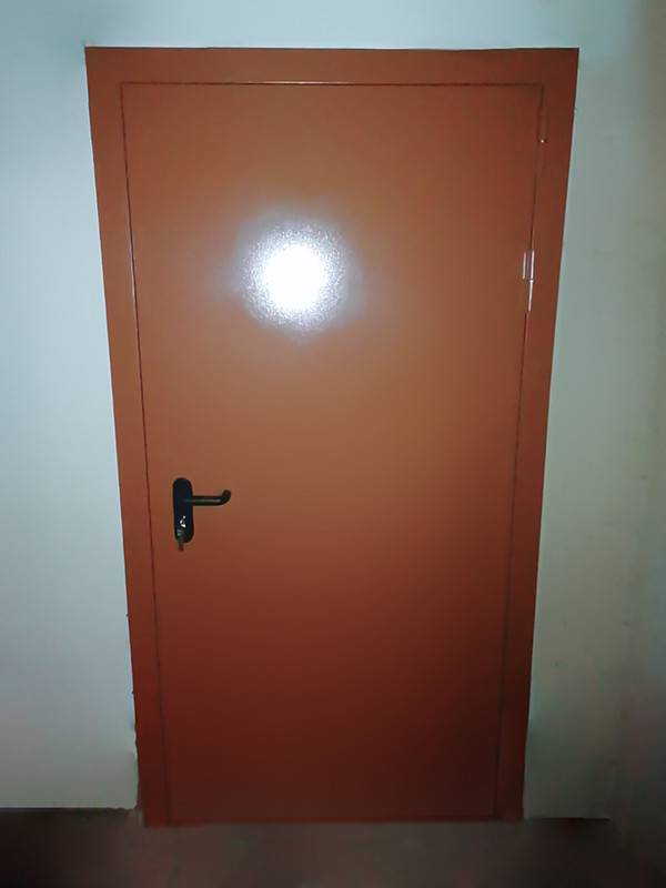 Одностворчатая дверь, фото снаружи Одностворчатая дверь, фото снаружи