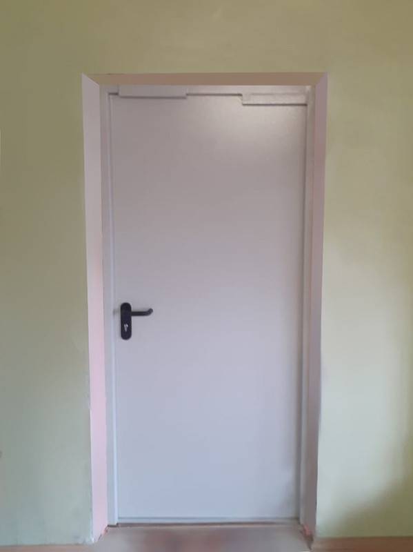 Огнестойкая дверь, фото изнутри (ул. Крымский Вал, 8 к2) Огнестойкая дверь, фото изнутри (ул. Крымский Вал, 8 к2)