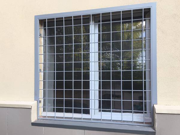 Сварная решетка (пожарное депо) Сварная решетка (пожарное депо)